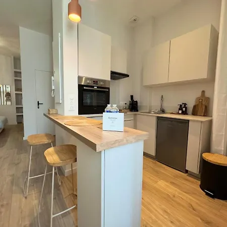 Gabriel - T1 Bis Avec 1 1 Salle De Bain *